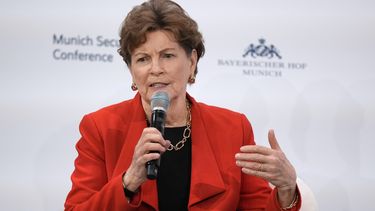 La senadora estadounidense Jeanne Shaheen en una conferencia de seguridad en Munich, Alemania, el 15 de febrero del 2025. (AP foto/Matthias Schrader)