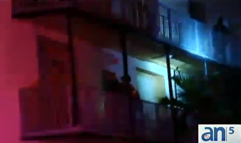 Las autoridades de La Playa están investigando cómo y quién produjo el incendio que se desató a las cinco de la mañana de este viernes en un edificio localizado a la altura de la avenida Collins con la calle 28.