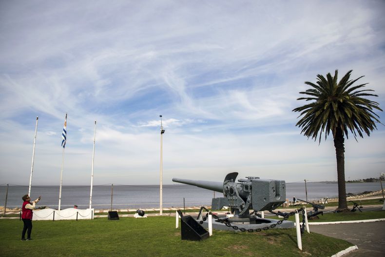 AMS-GEN_URUGUAY-AGUILA_NAZI-0.jpg