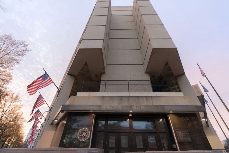 ARCHIVO- La sede del FBI se ve en Washington, el 7 de diciembre de 2024. (AP Foto/José Luis Magana, Archivo)