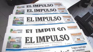 americateve | Luego que el titular del régimen venezolano anunciará con bombos y platillos la creación de dos nuevos medios impresos, Venezuela se despide del diario El impulso, el cual cuenta con 110 años en circulación y cerrará sus puertas el próximo lunes.