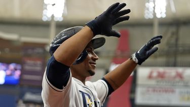 Mejía cumple, Rays vencen a Orioles 5-3