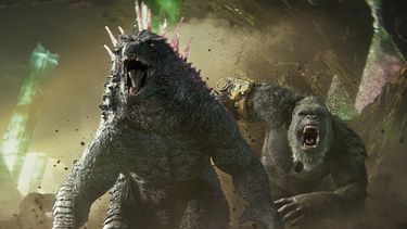En esta imagen proporcionada por Warner Bros. Pictures, Godzilla, izquierda, y Kong en una escena de Godzilla x Kong: The New Empire. (Warner Bros. Pictures vía AP)