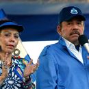 ARCHIVO - El presidente Daniel Ortega y su esposa, la vicepresidenta Rosario Murillo, encabezan un mitin el 5 de septiembre de 2018, en Managua, Nicaragua. (AP Foto/Alfredo Zúñiga, archivo)