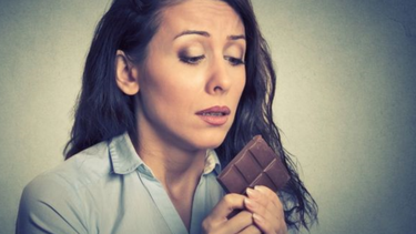 la fascinante razon por la que no podemos parar de comer chocolate