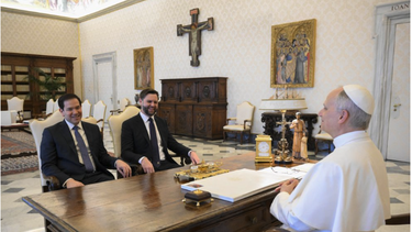 el papa leon xiv recibe en el vaticano a jd vance y marco rubio para abordar temas de actualidad internacional