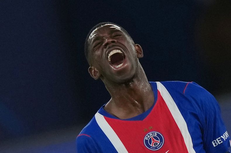 Ousmane Dembélé, del PSG, grita durante el partido de la fase inicial de la Liga de Campeones entre PSG y Slovan Bratislava, el miércoles 9 de septiembre de 2026, en París. (AP Foto/Thibault Camus)