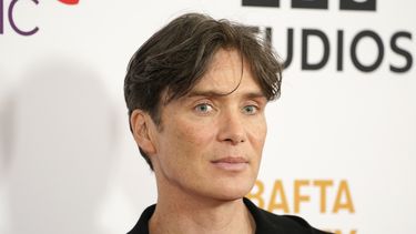 Cillian Murphy llega a la gala BAFTA Tea Party el sábado 13 de enero de 2024, en The Maybourne Beverly Hills en Beverly Hills, California. (Foto Jordan Strauss/Invision/AP)