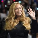 ARCHIVO - Beyoncé durante un evento de campaña de la candidata demócrata a la presidencia, la vicepresidenta Kamala Harris, en Houston, el 25 de octubre de 2024. (Foto AP/Susan Walsh, Archivo)