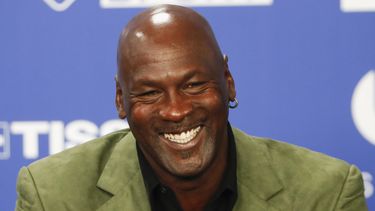 Michael Jordan dona 10 millones a Make-A-Wish