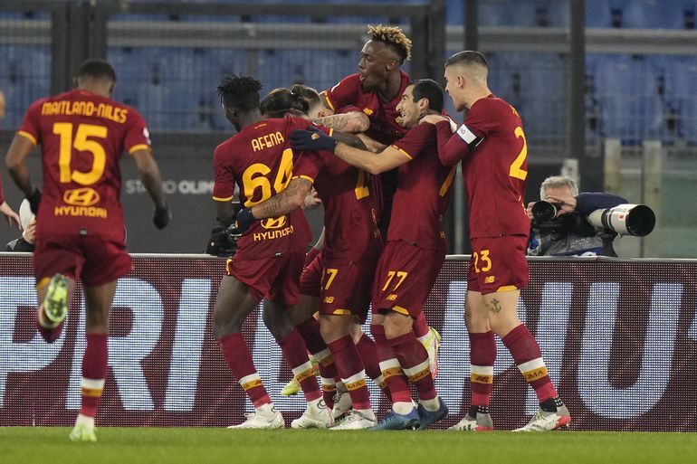 Oliveira debuta con gol y la Roma vence 1-0 a Cagliari