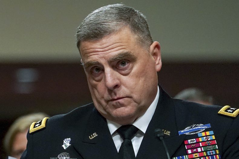 AMN-GEN_TRUMP-CUPULA_MILITAR-0.jpg