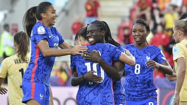 Francia gana 2-1 a Bélgica y avanza a cuartos de la Euro