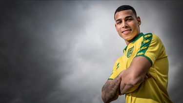 delantero cubano llega al futbol de inglaterra