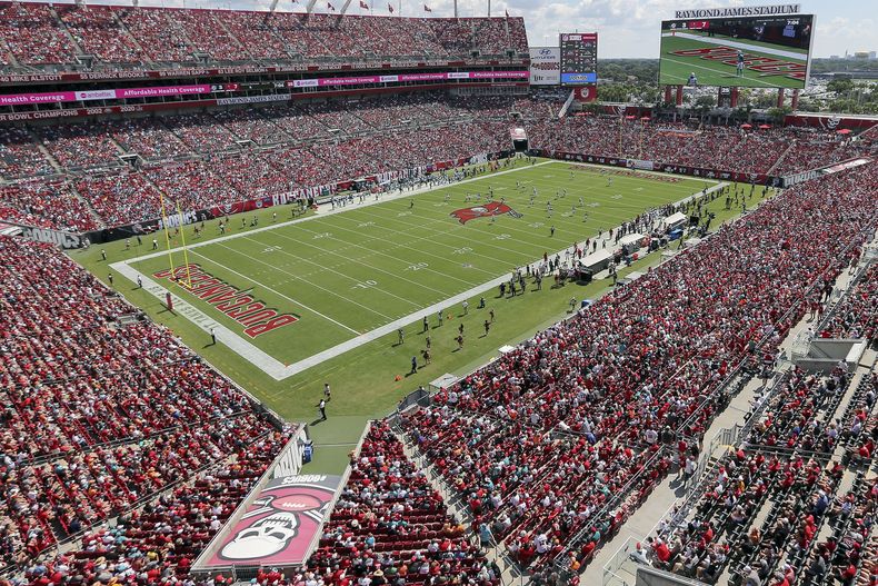 DEP-NFL BUCCANEERS-NIÑO EN LA CANCHA