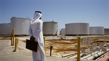 rusia y arabia saudita seguiran con los recortes petroleros