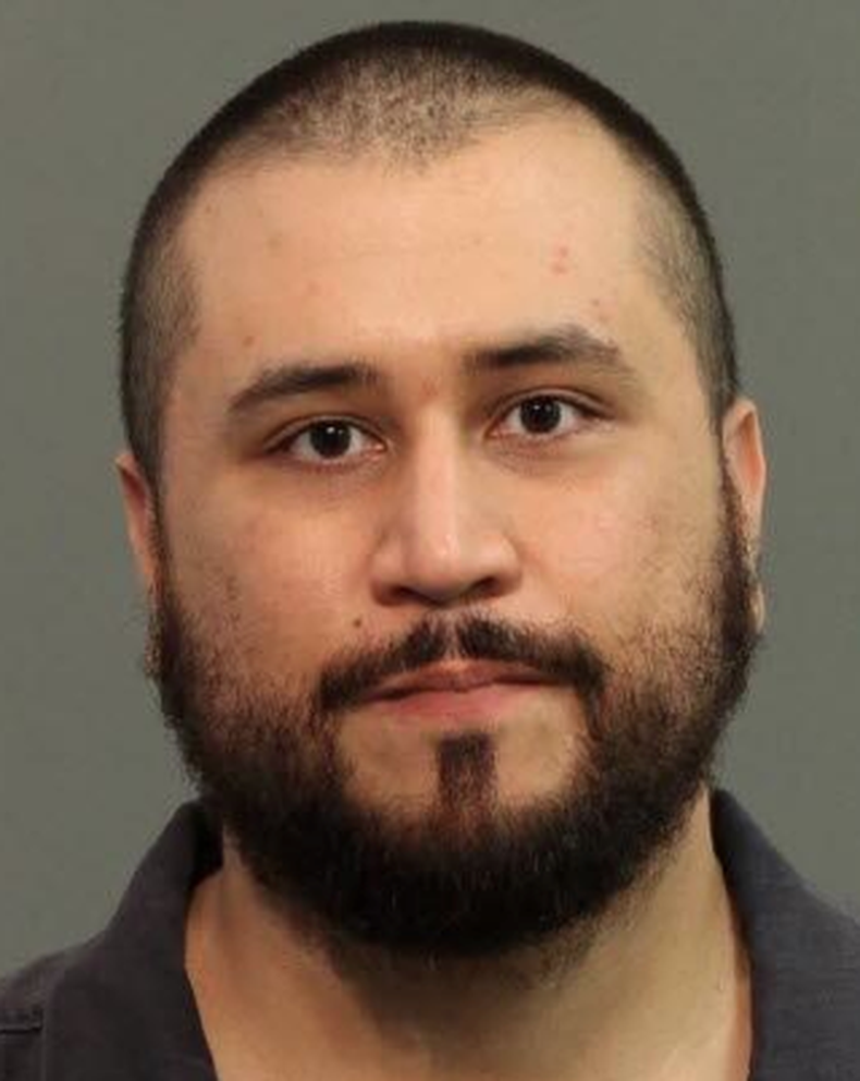 SANFORD, Florida, EE.UU. (AP) - Funcionarios policiales: Novia asegura que George Zimmerman le apuntó con un arma en disputa en su hogar.