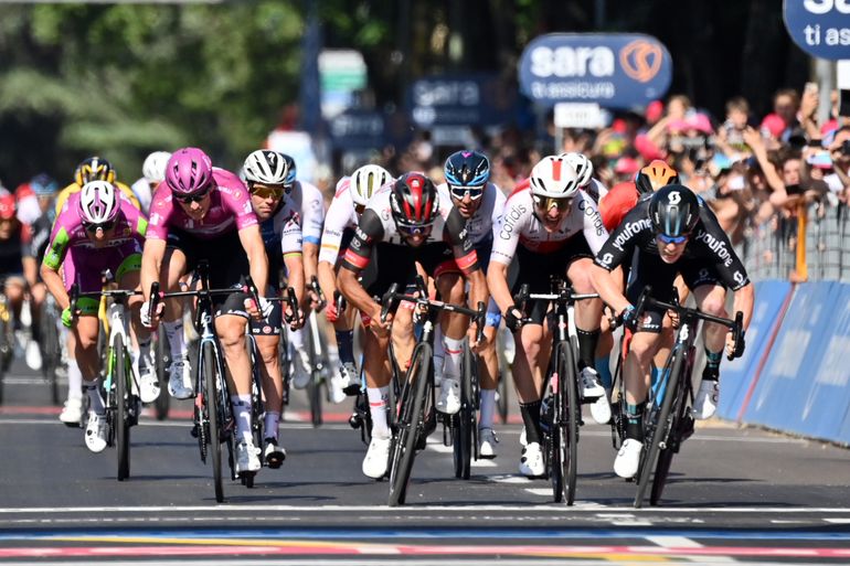 Giro: Dainese gana 11ma etapa, Carapaz se coloca 2do general