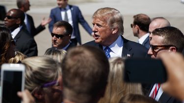 Trump acusa a China de usar tácticas comerciales “perversas”