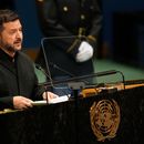 El presidente de Ucrania, Volodymyr Zelenskyy, interviene en la 81ra sesión de la Asamblea General de Naciones Unidas, en la sede de la ONU en Nueva York, el 23 de septiembre de 2026. (AP Foto/Seth Wenig)