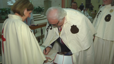 El presidente y CEO de America TeVé Carlos Vasallo  recibe Orden del Camino de Santiago