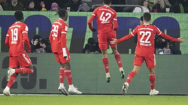 Bayern se impone a Wolfsburgo y recupera 1er puesto