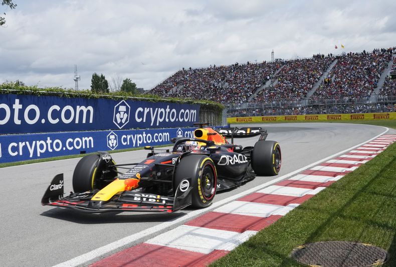 El Red Bull de Max Verstappen durante el Gran Premio de Canadá de la Fórmula Uno, el domingo 18 de julio de 2023, en Montreal. (Ryan Remiorz/The Canadian Press vía AP)