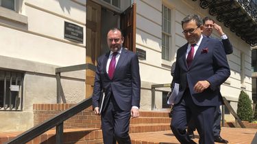 Negociación EEUU-México por TLCAN sigue extendiéndose