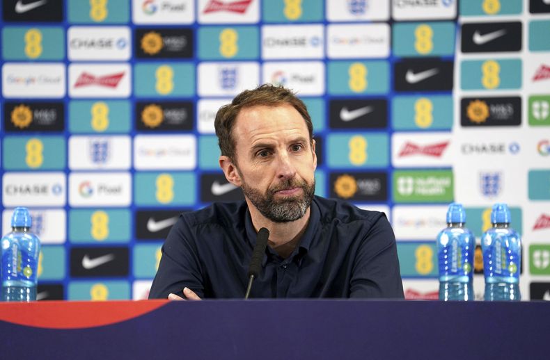 El técnico de Inglaterra Gareth Southgate durante una rueda de prensa en el predio de la selección nacional, del St Georges Park en Burton upon Trent, para anunciar la lista preliminar del equipo que disputará la Euro 2024, el martes 21 de mayo de 2024. (Martin Rickett/PA vía AP)