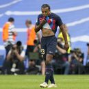 Koundé sale lesionado en duelo del Barcelona ante Valencia