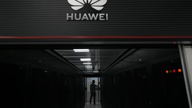 EEUU prohíbe venta e importación de equipo de Huawei y ZTE