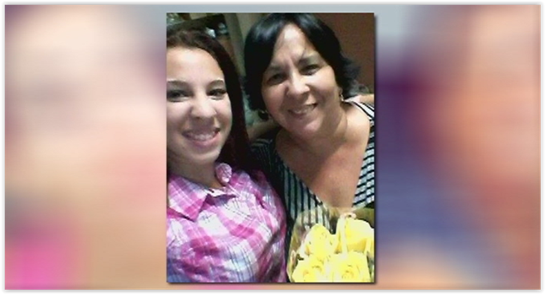 madre apunala hija.PNG