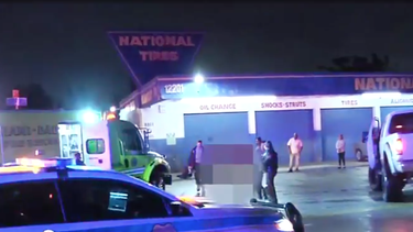 1 muerto y un 1 hospitalizado despues de tiroteo cerca de una tienda de neumaticos en el nw de miami