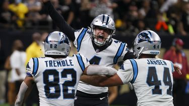 Con gol de campo de Piñeiro, Panthers vencen a Saints 10-7