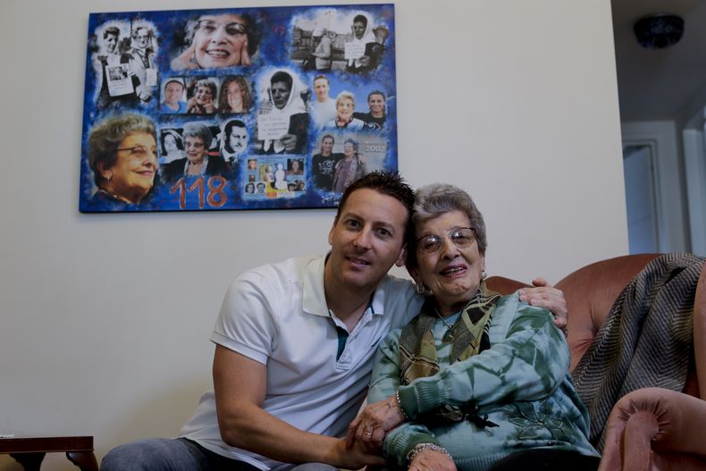 AMS-GEN ARGENTINA-ABUELAS PLAZA DE MAYO