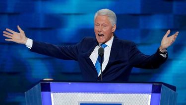 bill clinton dedico discurso a hillary lleno de anecdotas personales