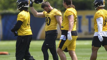 T.J. Watt se concentra en entrenar, no en su contrato