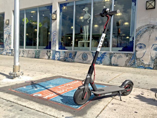 Scooter eléctricos regresan a las aceras del centro de Miami