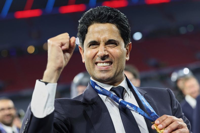 ARCHIVO - El presidente del PSG Nasser Al-Khelaifi celebra tras la victoria ante el Inter de Milán en la final de la Liga de Campeones, el 31 de mayo de 2025, en Múnich. (AP Foto/Alexandra Beier)