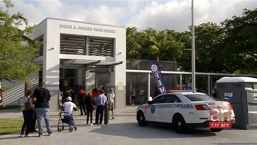 un nuevo centro de vacunacion abrio en el parque bucky dent en hialeah