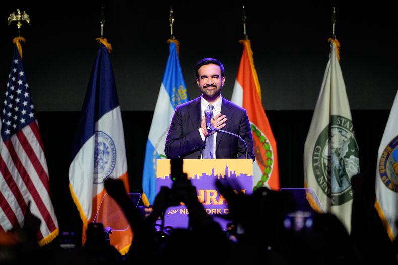 Zohran Mamdani habla en Nueva York tras ser elegido alcalde de esa ciudad el 4 de noviembre del 2025. (AP foto/Yuki Iwamura)