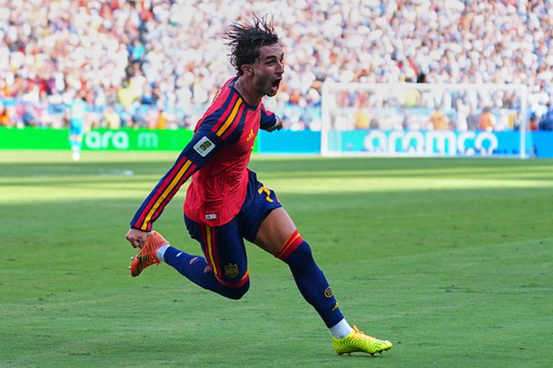 El español Ferran Torres celebra tras anotar en la final de la Copa Mundial ante Argentina el domingo 19 de julio del 2026. (AP Foto/Julio Cortez)