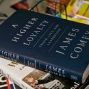 Trump arremete contra Comey por libro y entrevista
