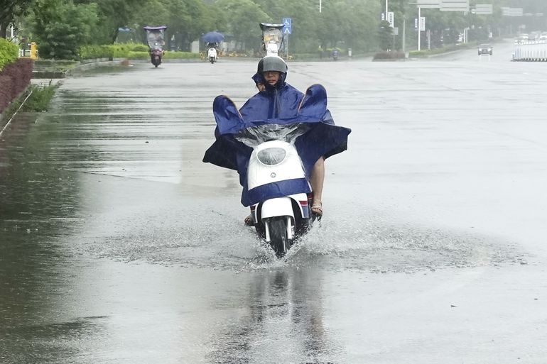 China registra récord de lluvias y calor en clima inestable