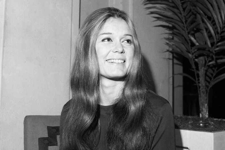 ARCHIVO - La feminista Gloria Steinem aparece en Nueva York el 17 de febrero de 1970. (Foto AP/Anthony Camerano, archivo)