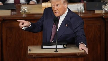 El presidente Donald Trump da un discurso ante el Congreso, en Washington, el martes 4 de marzo de 2025. (AP Foto/Ben Curtis)