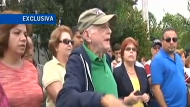 americateve | Vecinos de un barrio de Miami donde murió una joven atropellada se reunieron para exigir a las autoridades limitar el exceso de velocidad.