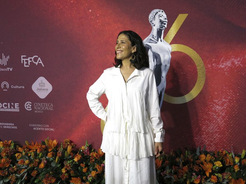 La actriz Montserrat Marañón, de la película Tótem, posa al llegar al almuerzo de nominados de la 66a edición de los premios Ariel de la Academia Mexicana de Artes y Ciencias Cinematográficas en la Ciudad de México el 21 de agosto de 2024. (Foto AP/Berenice Bautista)