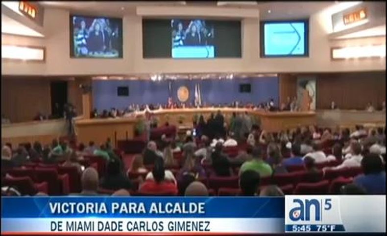 Tras apoyo de la Comisión de Miami-Dade, cerca de 26 mil empleados tendrán que continuar aportando un 5% para el seguro de salud.