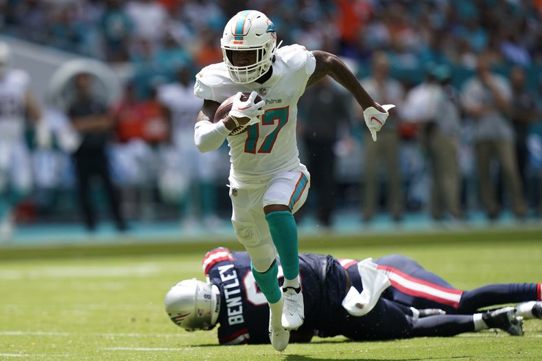 DEP-NFL PATRIOTS-DOLPHINS